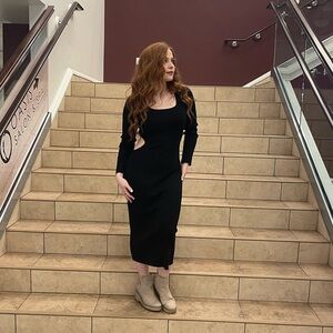 Crescent Midi Elegant Black Long Sleeve Dress